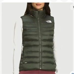 The North Face 550  Anconcagua green vest . Size Xs. Worn once.